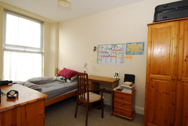 2 bed flat, Prospect Street, Flat 2, Greenbank, Plymouth, PL48NX - Image 3